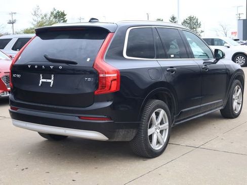 Used 2022 Volvo XC90 T5 Momentum image 4