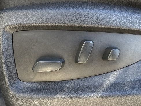 Used 2018 Chevrolet Tahoe LT image 24