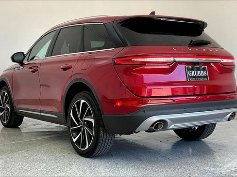 Used 2023 Lincoln Corsair Reserve image 2