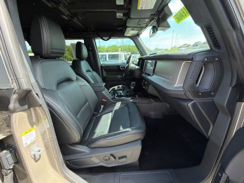 Used 2025 Ford Bronco Outer Banks AWD/4WD image 10