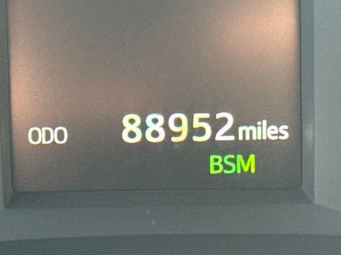 Used 2019 Toyota Highlander SE image 20