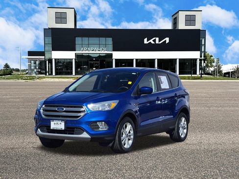 Used 2017 Ford Escape SE w/ SE Cold Weather Package image 4