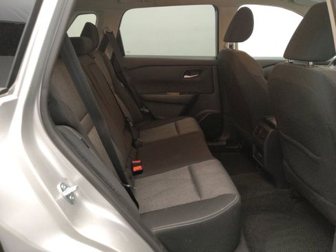 Used 2024 Nissan Rogue SV AWD/4WD image 19
