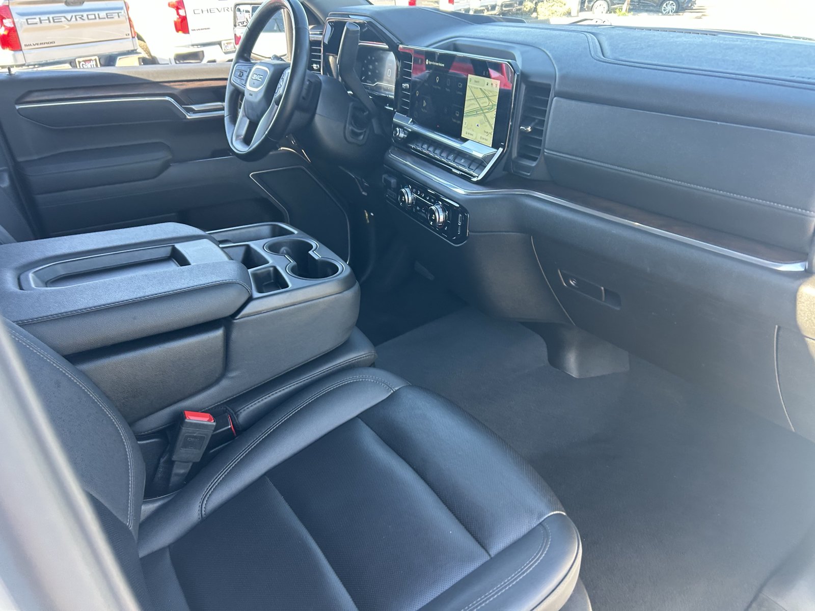 Certified 2025 GMC Sierra 1500 SLT RWD image 12
