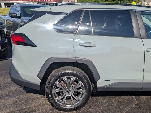 Used 2022 Toyota RAV4 XLE Premium AWD/4WD image 8