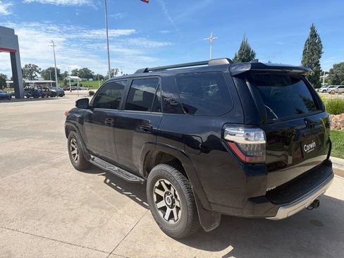 Used 2023 Toyota 4Runner TRD Off-Road Premium w/ Moonroof Package AWD/4WD image 6