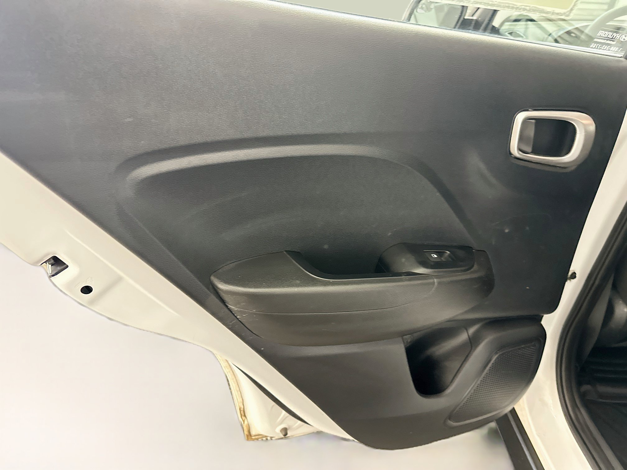 Used 2022 Hyundai Venue SE FWD image 26