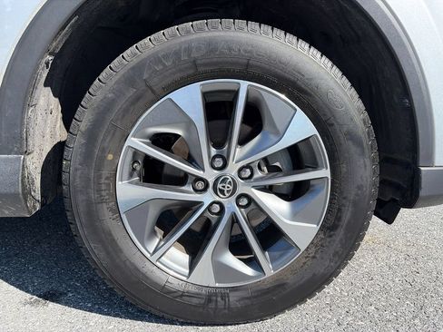Used 2018 Toyota RAV4 XLE AWD/4WD image 28