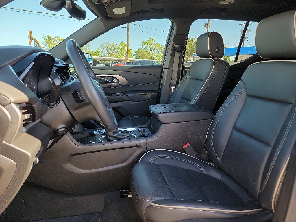 Used 2023 Chevrolet Traverse Premier w/ Redline Edition FWD image 12