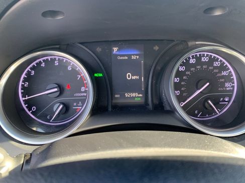 Used 2018 Toyota Camry SE image 30