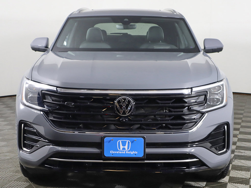 Used 2025 Volkswagen Atlas Cross Sport SEL Premium R-Line AWD/4WD image 16