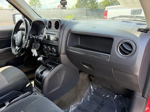 Used 2014 Jeep Patriot Sport w/ Power Value Group FWD image 19