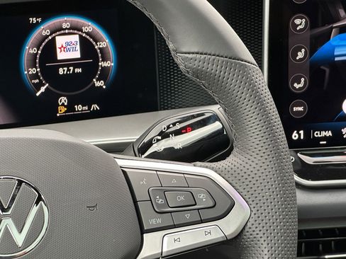 New 2025 Volkswagen Tiguan SE R-Line image 13