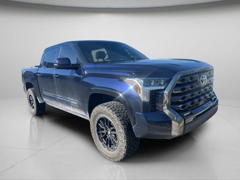 Used 2023 Toyota Tundra Platinum image 3