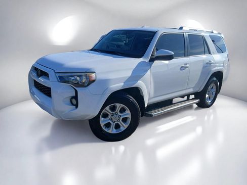 Used 2017 Toyota 4Runner SR5 RWD image 2