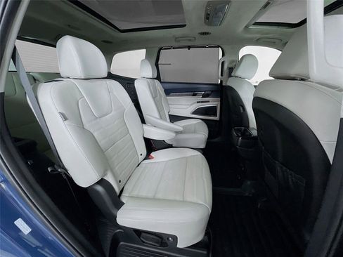 Used 2025 Kia Telluride SX Prestige image 33