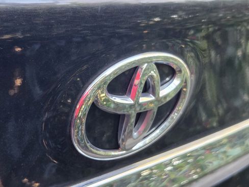 Used 2013 Toyota Corolla LE image 8