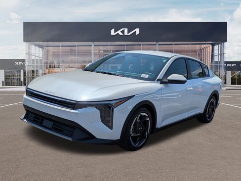 Certified 2025 Kia K4 EX FWD image 6