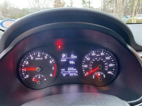 Used 2022 Kia Rio LX image 5