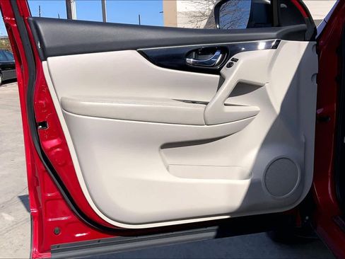 Used 2017 Nissan Rogue Sport SL w/ SL Premium Package image 22