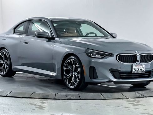Used 2025 BMW 230i Coupe w/ Convenience Package RWD image 9