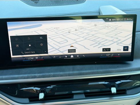 Used 2025 BMW X5 sDrive40i w/ Executive Package image 33