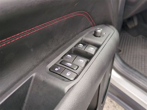 Used 2025 Jeep Compass Trailhawk w/ Trailhawk Elite Group image 13