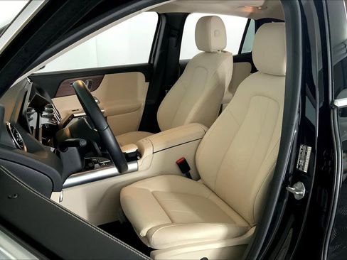 Used 2021 Mercedes-Benz GLA 250 4MATIC image 9