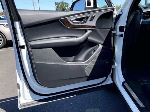 Used 2019 Audi Q7 2.0T Premium Plus w/ Premium Plus Package AWD/4WD image 26