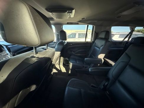 Used 2015 Chevrolet Suburban LTZ RWD image 9