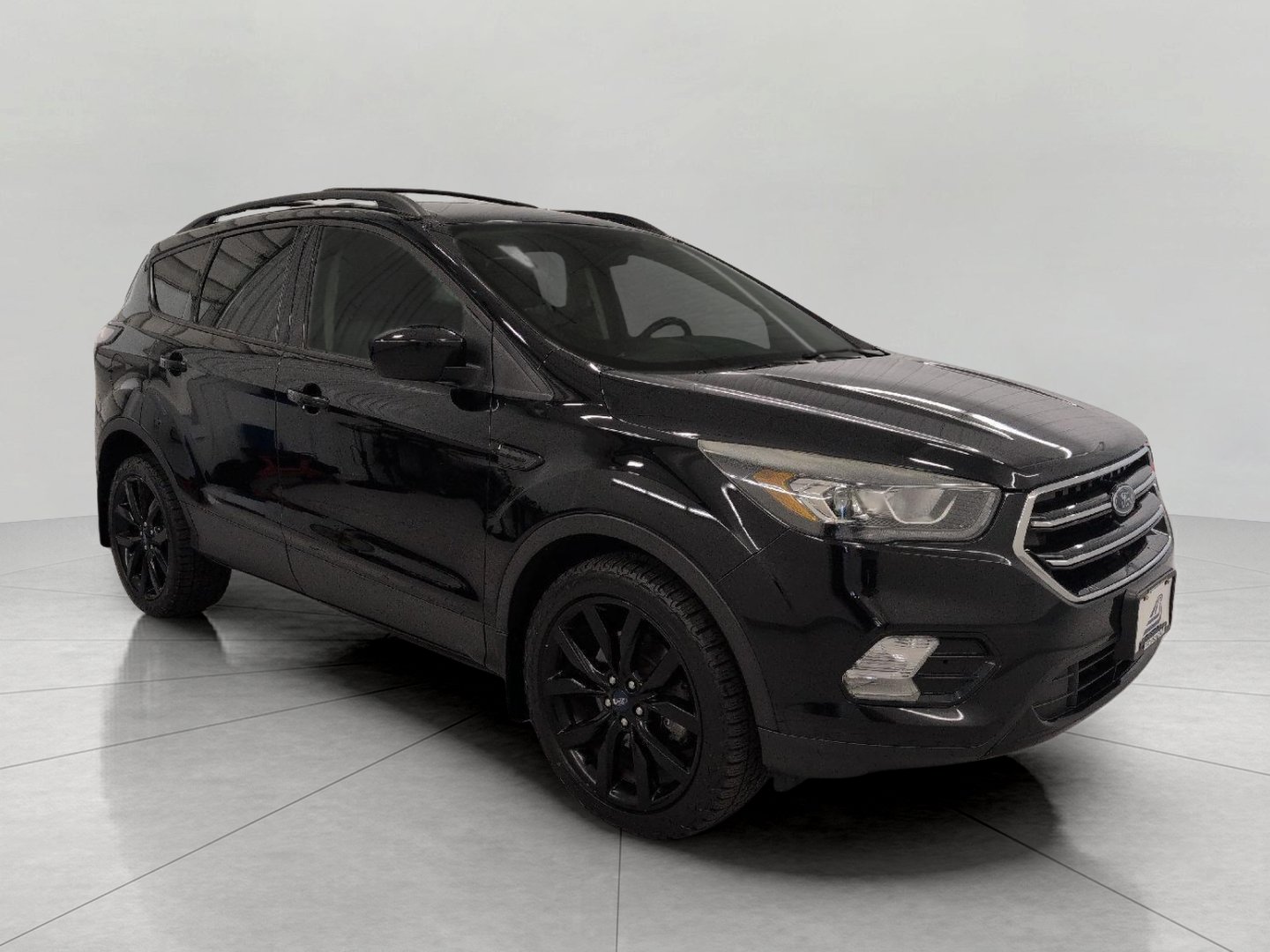 Used 2017 Ford Escape SE w/ Equipment Group 201A AWD/4WD image 1