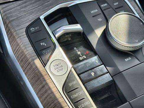 Used 2025 BMW 330i Sedan image 15