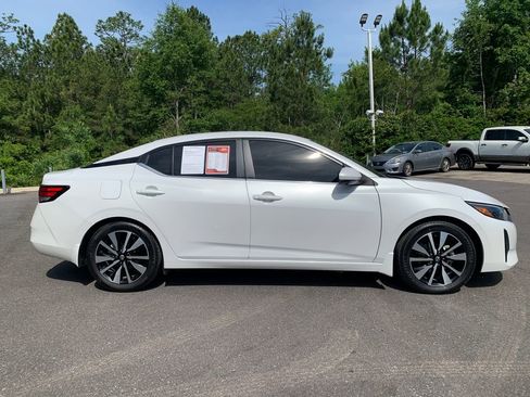 Used 2024 Nissan Sentra SV w/ SV Premium Package FWD image 2