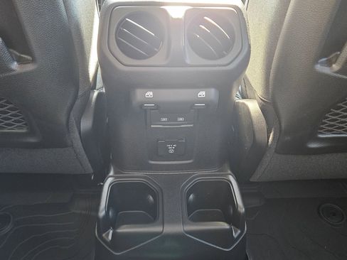 New 2026 Jeep Wrangler Unlimited Rubicon image 24