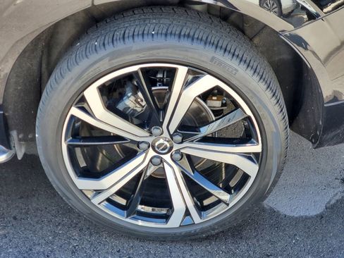 Certified 2022 Volvo XC60 B5 R-Design w/ Advanced Package image 6