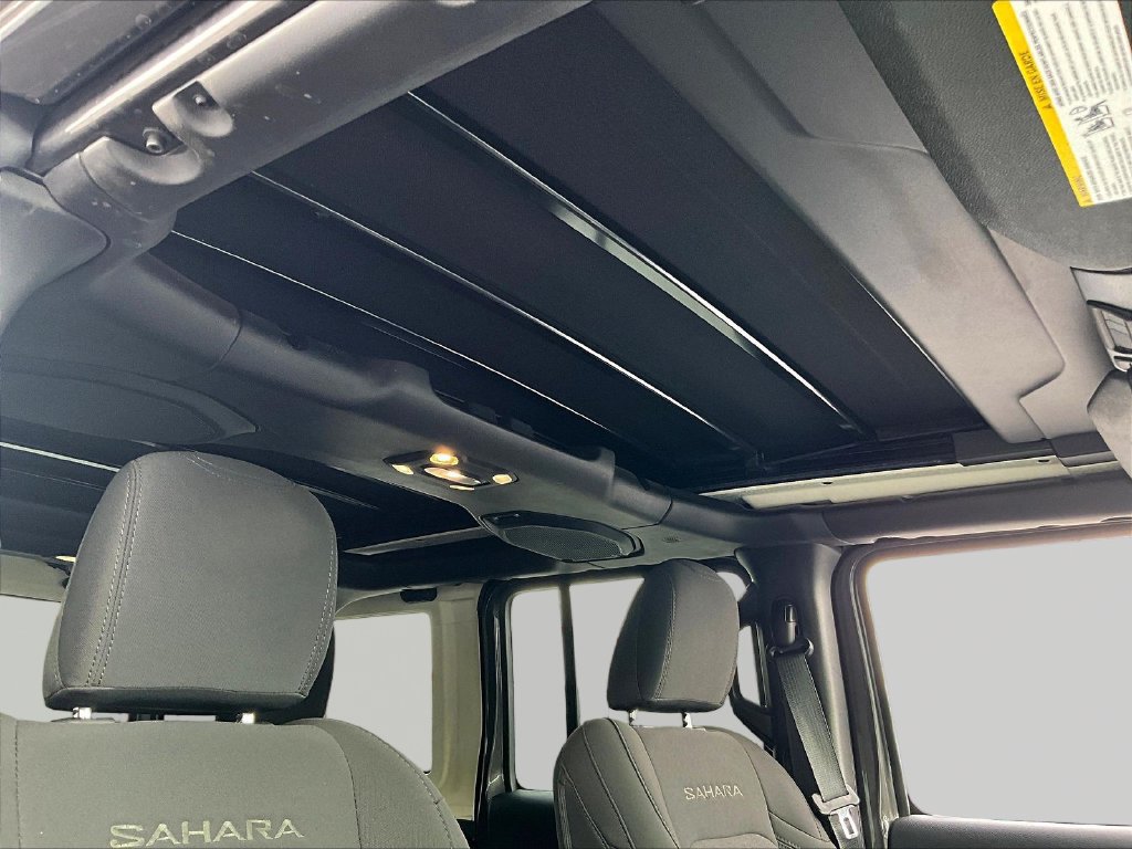 Used 2019 Jeep Wrangler Unlimited Sahara AWD/4WD image 30