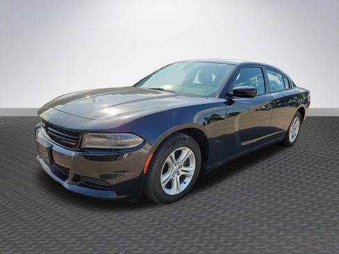 Used 2019 Dodge Charger SXT RWD image 3