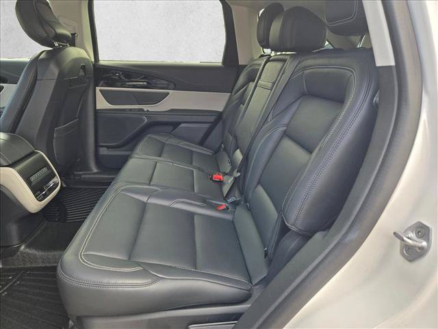 Used 2024 Lincoln Nautilus Premier AWD/4WD image 18
