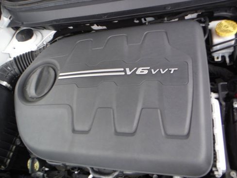 Used 2020 Jeep Cherokee Limited AWD/4WD image 6