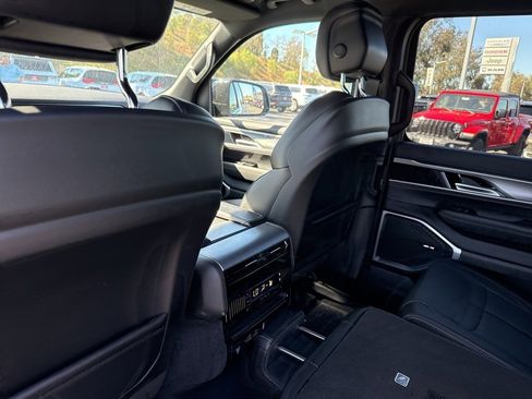 New 2025 Jeep Wagoneer Series II image 13