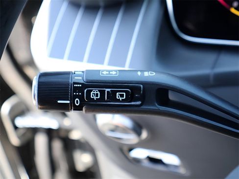 New 2025 Mercedes-Benz GLC 43 AMG 4MATIC image 40