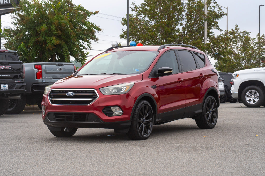 Used 2017 Ford Escape Titanium FWD image 3