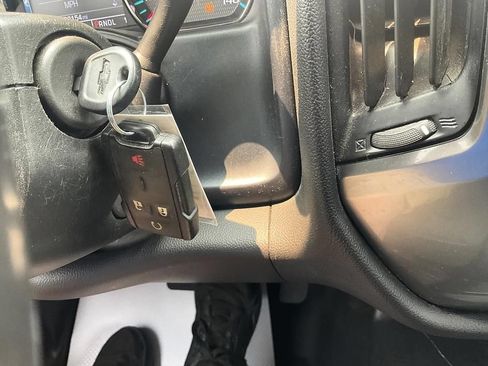 Used 2019 Chevrolet Silverado 2500 LT AWD/4WD image 21