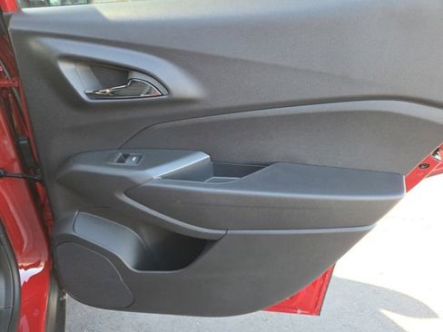 New 2026 Chevrolet Trax RS w/ Sunroof Package FWD image 27