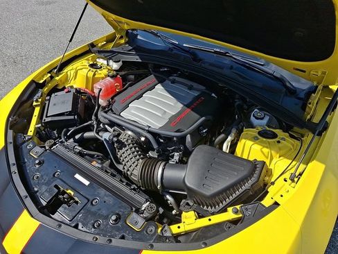 Used 2017 Chevrolet Camaro SS RWD image 28