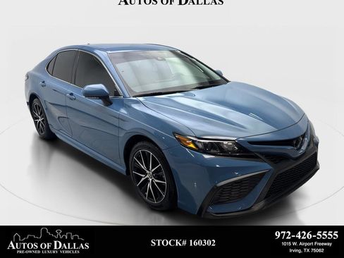 Used 2023 Toyota Camry SE FWD image 1