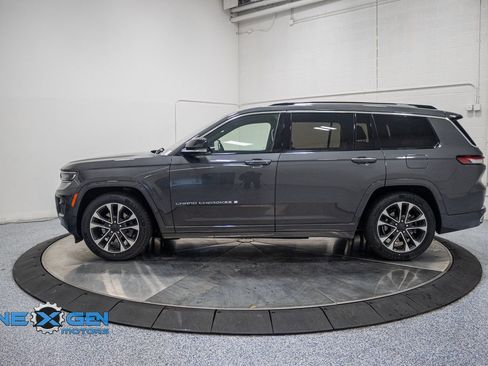 Used 2021 Jeep Grand Cherokee L Overland w/ Luxury Tech Group IV image 4