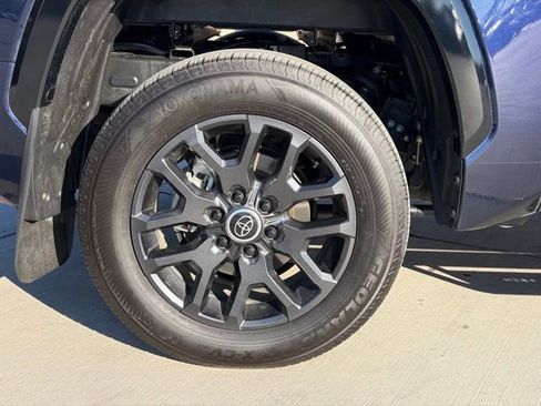 Used 2024 Toyota Tundra Platinum image 11