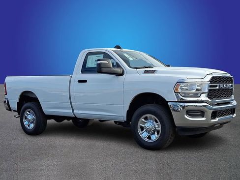 Used 2024 RAM 2500 Tradesman w/ Chrome Appearance Group image 3