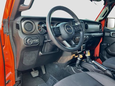 Used 2018 Jeep Wrangler Unlimited Sport AWD/4WD image 9